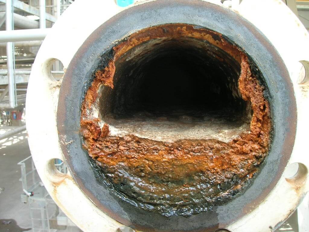 Merus ring at cooling loop to prevent biofouling and marine growth